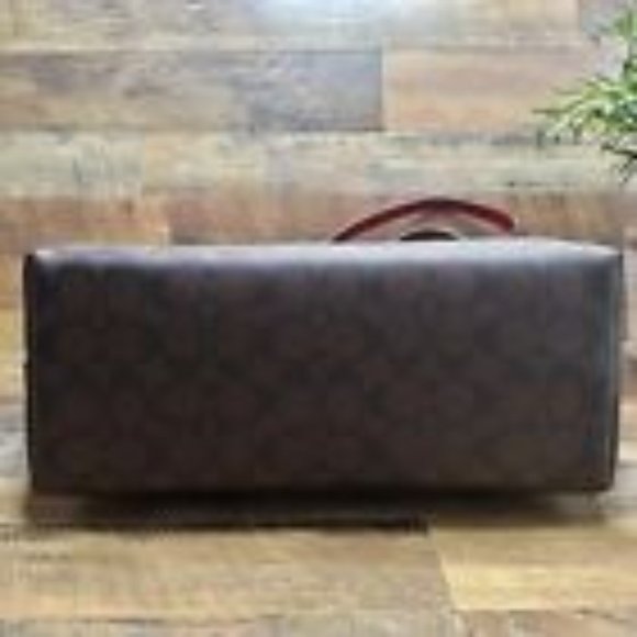 SIGNATURE GALLERY COACH TOTE with Tags Never Worn SIGNATURE GALLERY COACH TOTE with Tags Never Worn